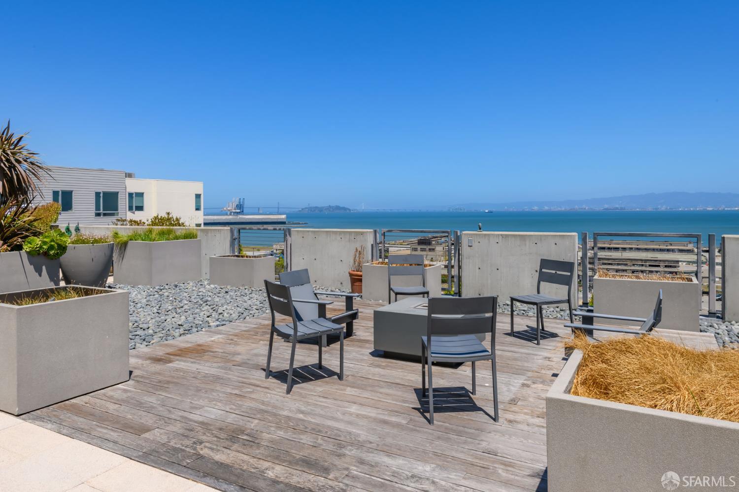 Detail Gallery Image 14 of 29 For 52 Innes Ct #308,  San Francisco,  CA 94124 - 1 Beds | 1 Baths
