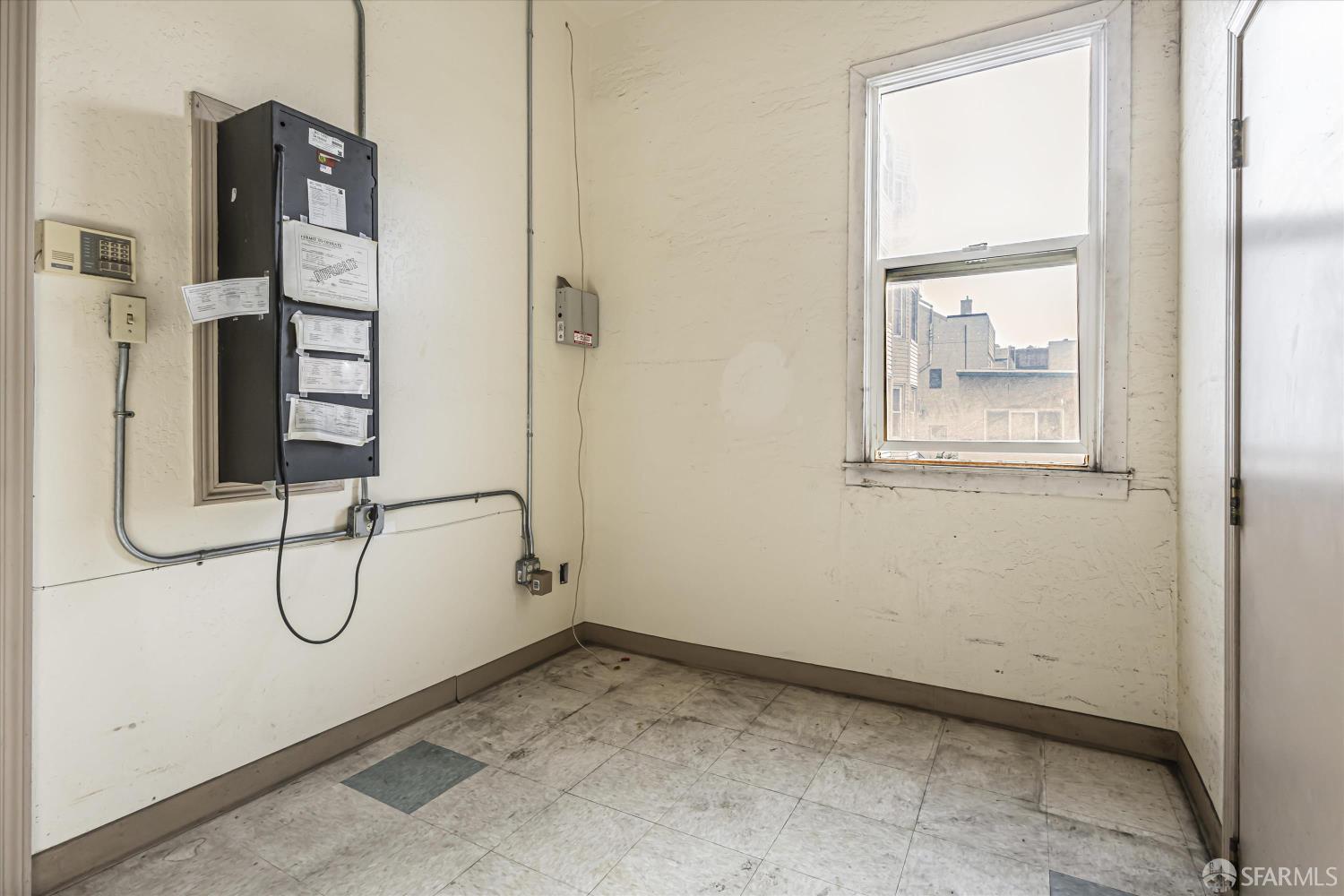 Detail Gallery Image 42 of 72 For 1733 Leavenworth St, San Francisco,  CA 94109 - – Beds | – Baths