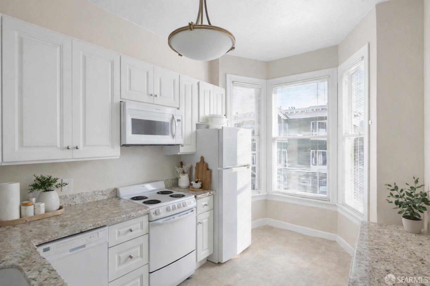 Detail Gallery Image 10 of 15 For 1215 3rd Ave, San Francisco,  CA 94122 - – Beds | – Baths