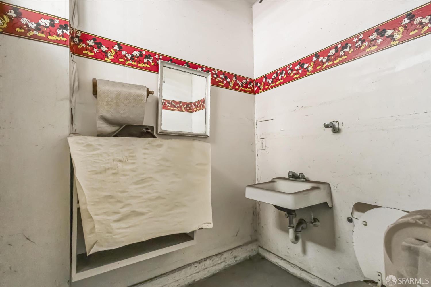 Detail Gallery Image 56 of 72 For 1733 Leavenworth St, San Francisco,  CA 94109 - – Beds | – Baths