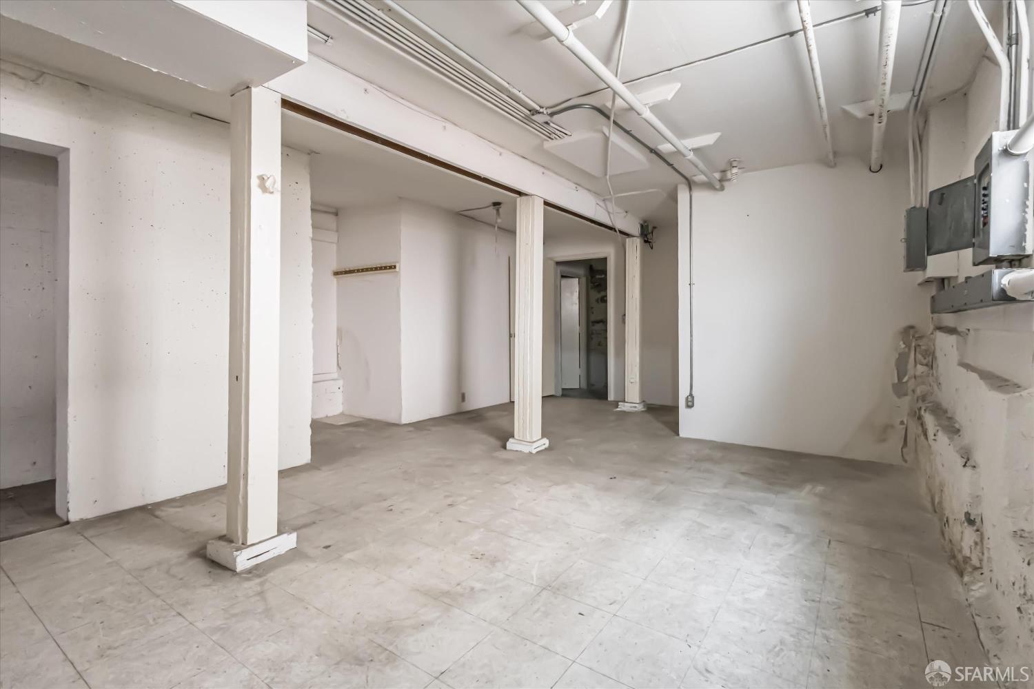 Detail Gallery Image 50 of 72 For 1733 Leavenworth St, San Francisco,  CA 94109 - – Beds | – Baths