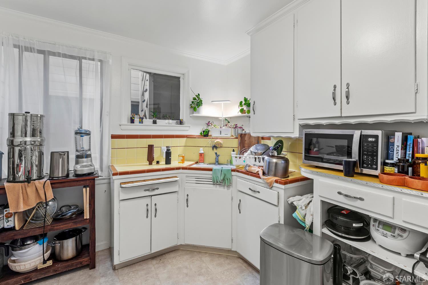 Detail Gallery Image 5 of 18 For 2375 24th Ave, San Francisco,  CA 94116 - – Beds | – Baths