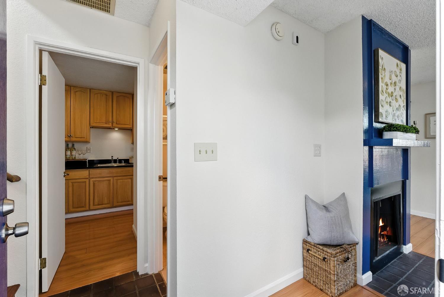 Detail Gallery Image 12 of 41 For 113 Westgate Cir, San Pablo,  CA 94806 - 2 Beds | 1/1 Baths