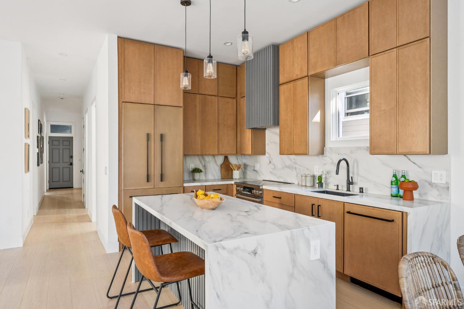 Detail Gallery Image 15 of 50 For 3821 23rd St, San Francisco,  CA 94114 - 3 Beds | 3 Baths