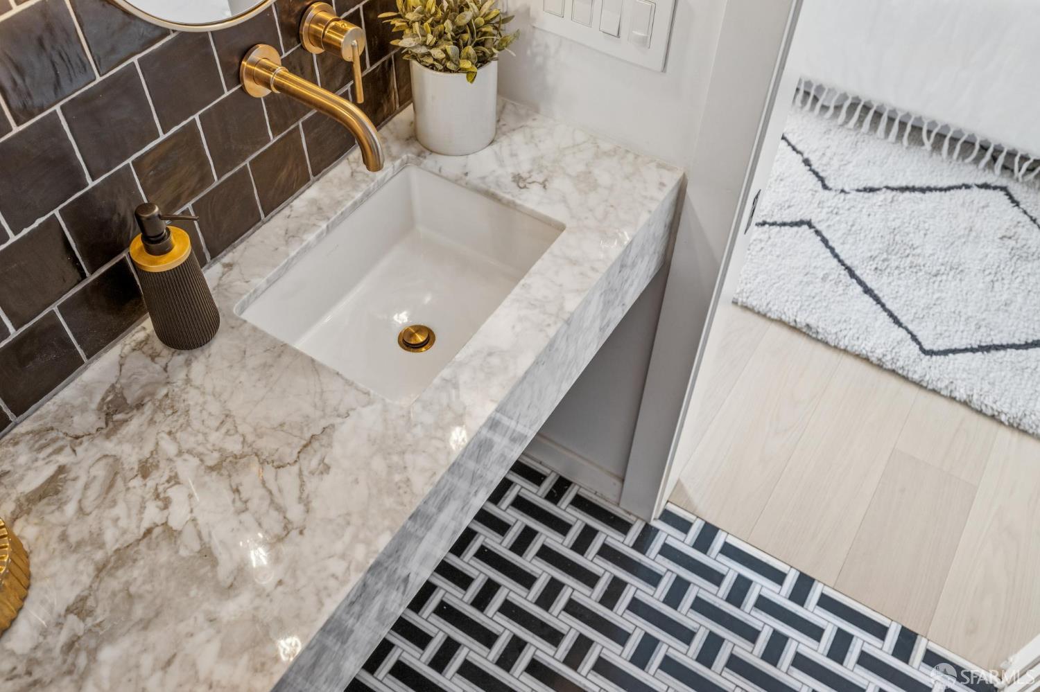 Detail Gallery Image 27 of 50 For 3821 23rd St, San Francisco,  CA 94114 - 3 Beds | 3 Baths