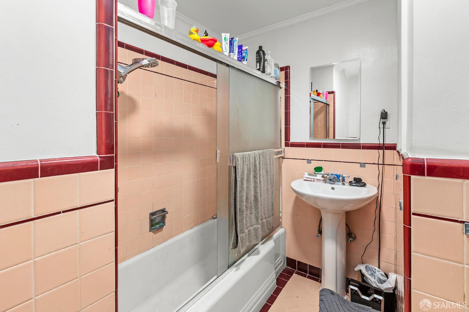 Detail Gallery Image 10 of 18 For 2375 24th Ave, San Francisco,  CA 94116 - – Beds | – Baths