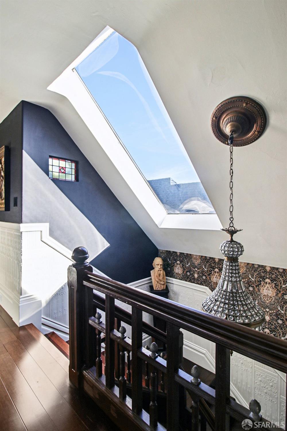 Detail Gallery Image 31 of 99 For 560 Lyon St, San Francisco,  CA 94117 - 5 Beds | 3/1 Baths