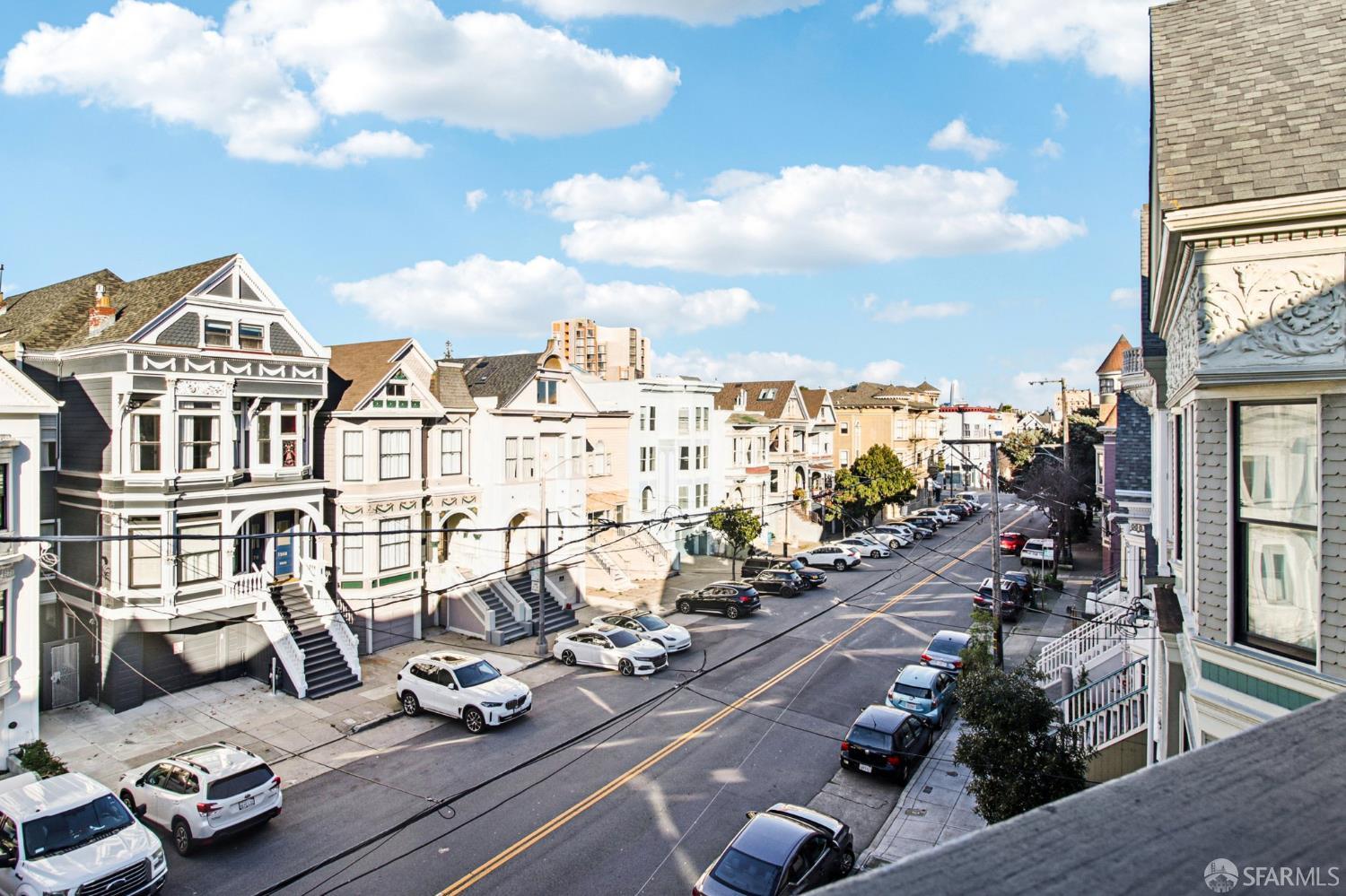 Detail Gallery Image 4 of 99 For 560 Lyon St, San Francisco,  CA 94117 - 5 Beds | 3/1 Baths