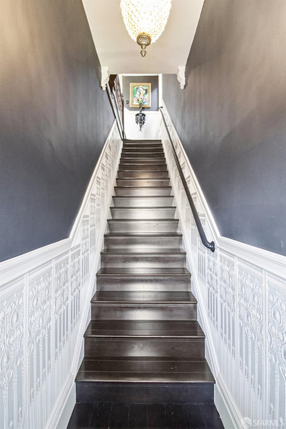 Detail Gallery Image 7 of 99 For 560 Lyon St, San Francisco,  CA 94117 - 5 Beds | 3/1 Baths