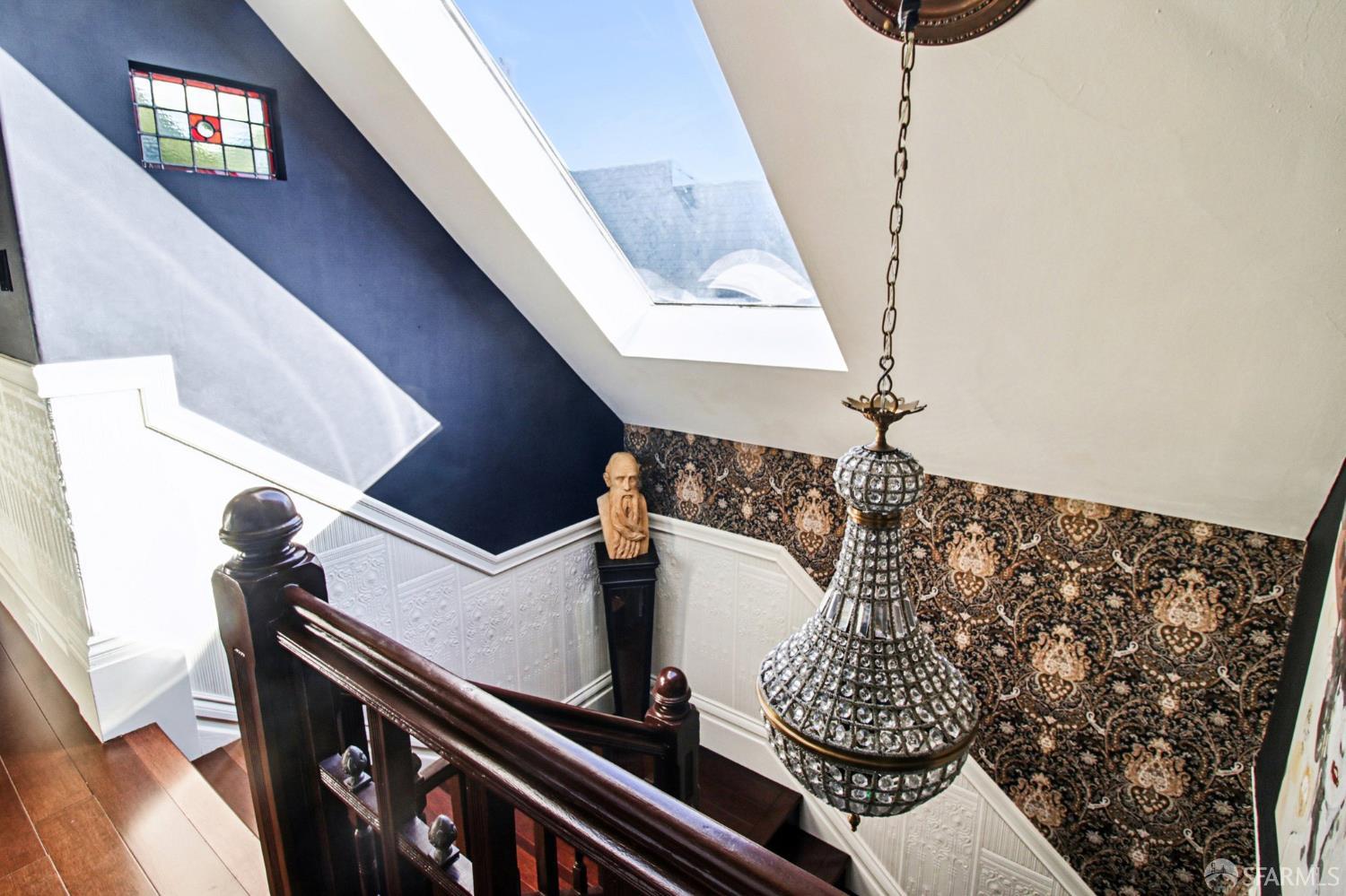 Detail Gallery Image 32 of 99 For 560 Lyon St, San Francisco,  CA 94117 - 5 Beds | 3/1 Baths