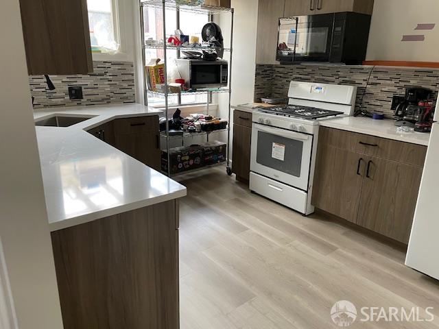 Detail Gallery Image 3 of 18 For 2375 24th Ave, San Francisco,  CA 94116 - – Beds | – Baths