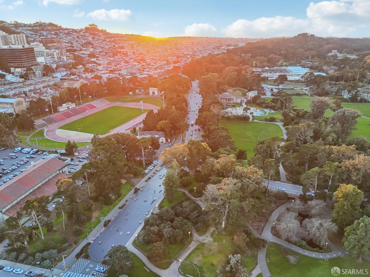 Detail Gallery Image 89 of 99 For 560 Lyon St, San Francisco,  CA 94117 - 5 Beds | 3/1 Baths