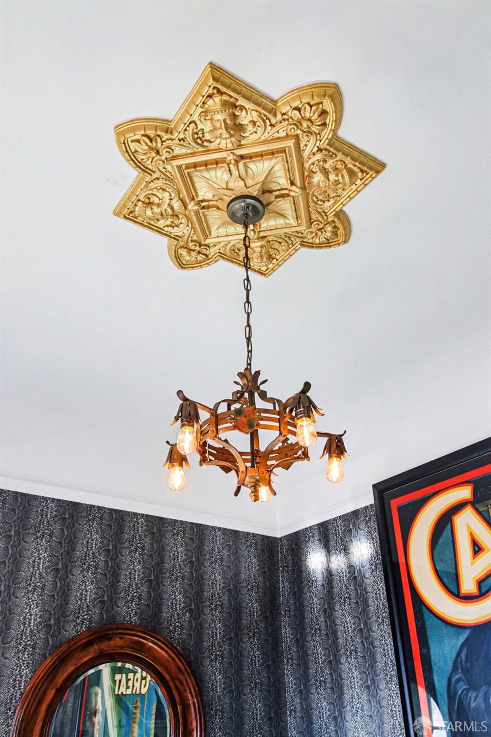 Detail Gallery Image 11 of 99 For 560 Lyon St, San Francisco,  CA 94117 - 5 Beds | 3/1 Baths