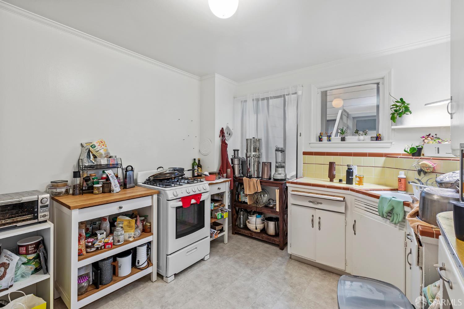 Detail Gallery Image 6 of 18 For 2375 24th Ave, San Francisco,  CA 94116 - – Beds | – Baths