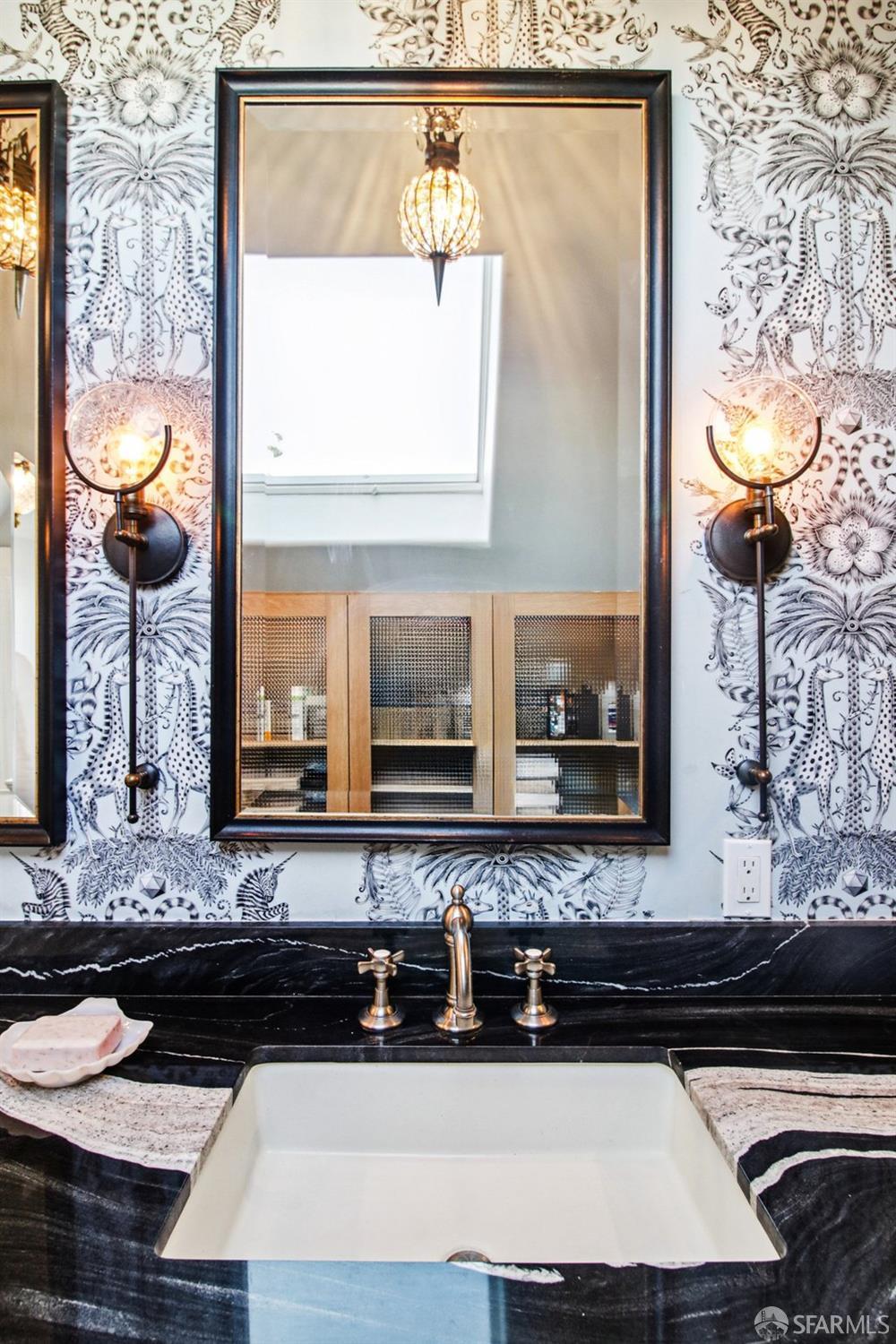 Detail Gallery Image 51 of 99 For 560 Lyon St, San Francisco,  CA 94117 - 5 Beds | 3/1 Baths