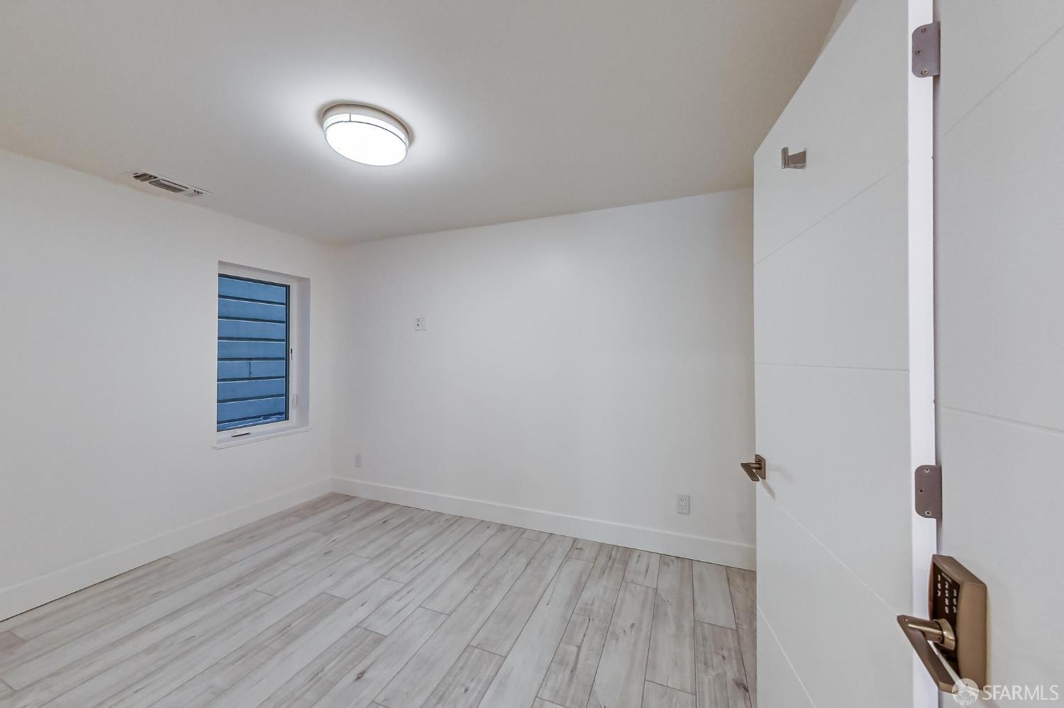 Detail Gallery Image 11 of 17 For 751 Capp St 753a,  San Francisco,  CA 94110 - 5 Beds | 4 Baths