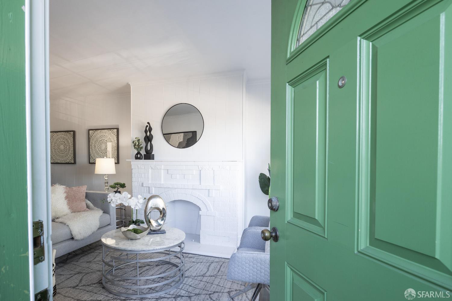 Detail Gallery Image 2 of 28 For 263 Wilson St, San Francisco,  CA 94112 - 3 Beds | 1 Baths