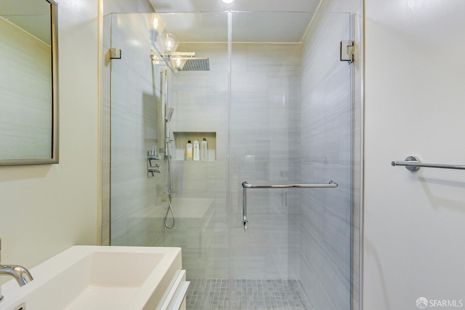 Detail Gallery Image 27 of 33 For 751 Capp St #753,  San Francisco,  CA 94110 - 6 Beds | 3 Baths