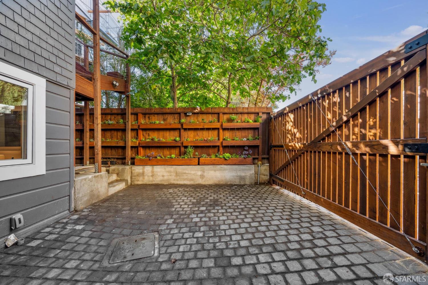 Detail Gallery Image 47 of 50 For 3821 23rd St, San Francisco,  CA 94114 - 3 Beds | 3 Baths