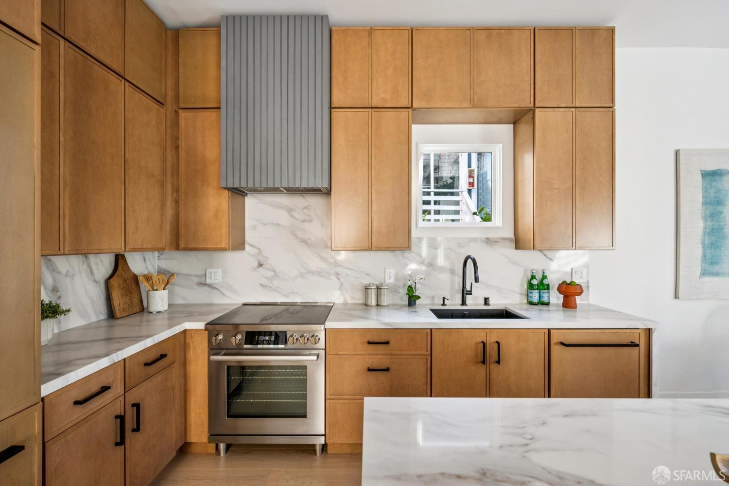 Detail Gallery Image 17 of 50 For 3821 23rd St, San Francisco,  CA 94114 - 3 Beds | 3 Baths