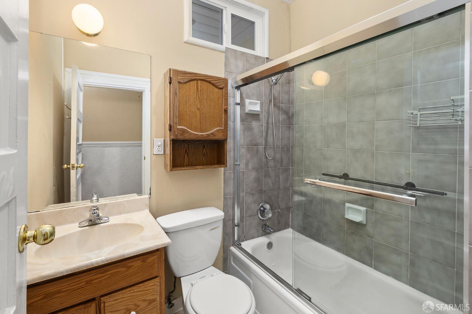 Detail Gallery Image 10 of 30 For 2315 Bush St, San Francisco,  CA 94115 - – Beds | – Baths