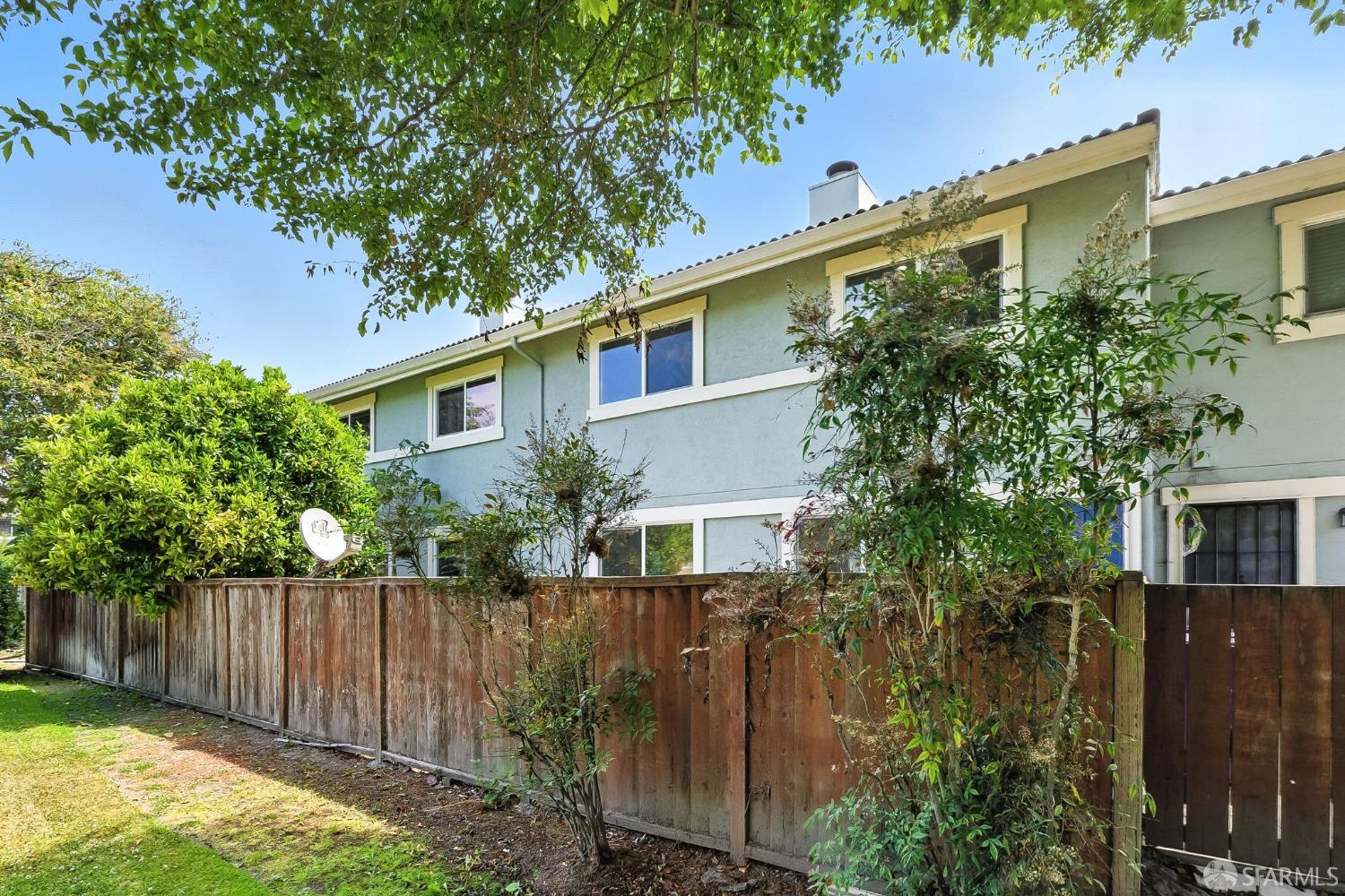 Detail Gallery Image 34 of 41 For 113 Westgate Cir, San Pablo,  CA 94806 - 2 Beds | 1/1 Baths