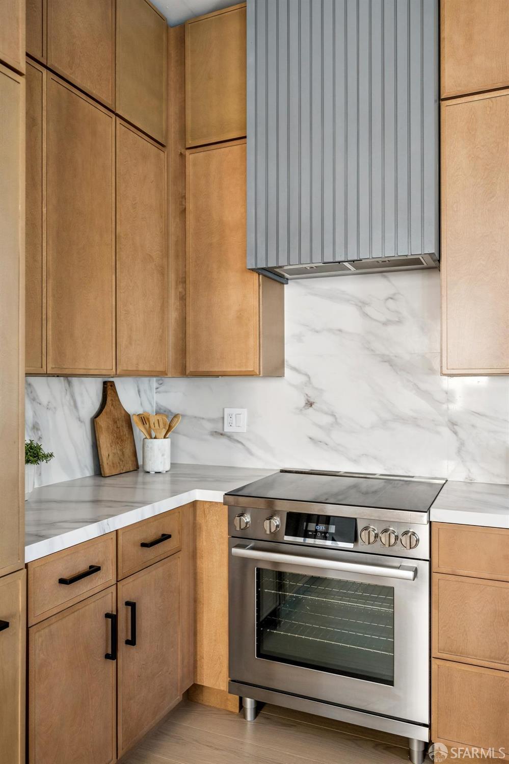 Detail Gallery Image 19 of 50 For 3821 23rd St, San Francisco,  CA 94114 - 3 Beds | 3 Baths