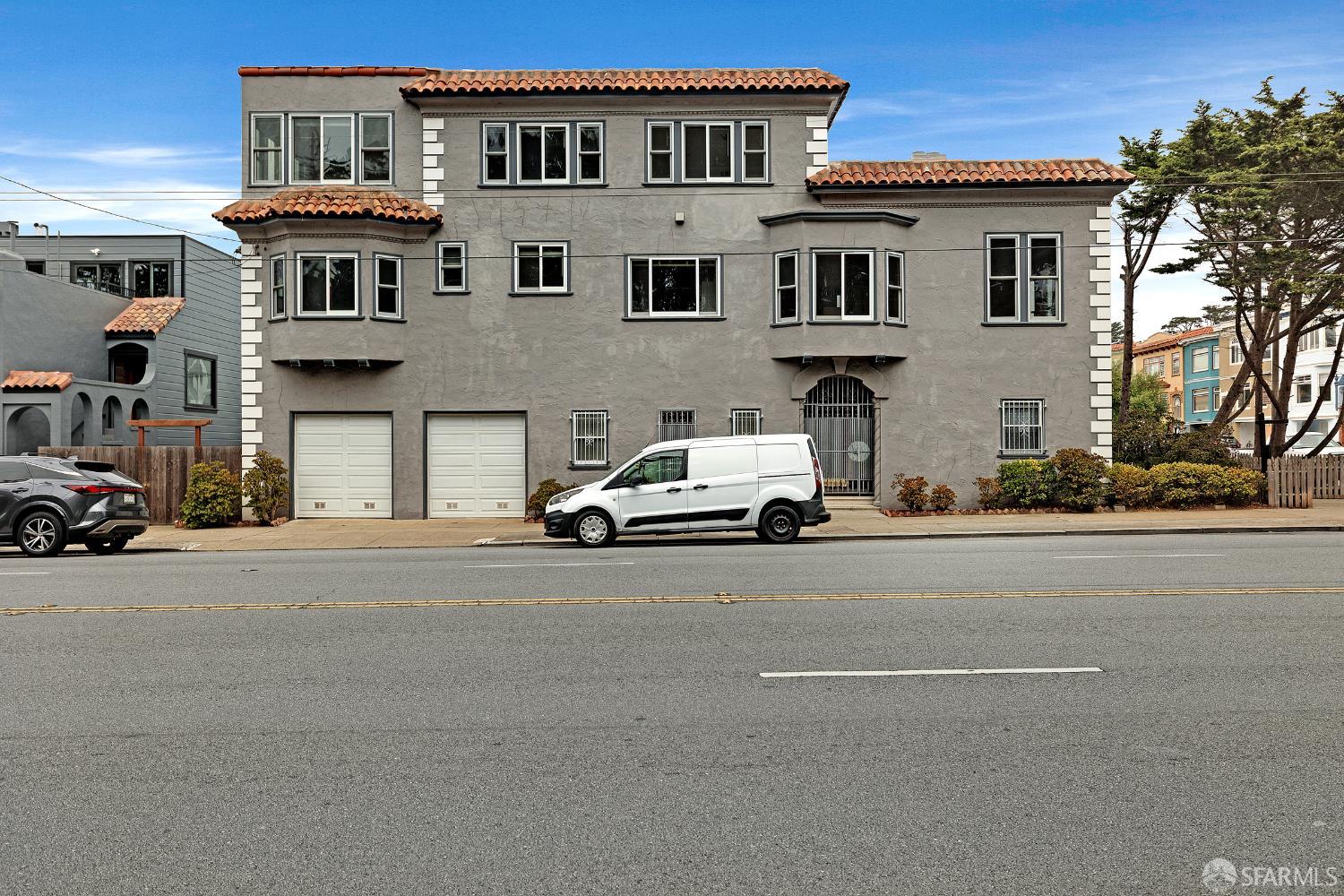 Detail Gallery Image 2 of 45 For 5600 Fulton St, San Francisco,  CA 94121 - 5 Beds | 3/1 Baths