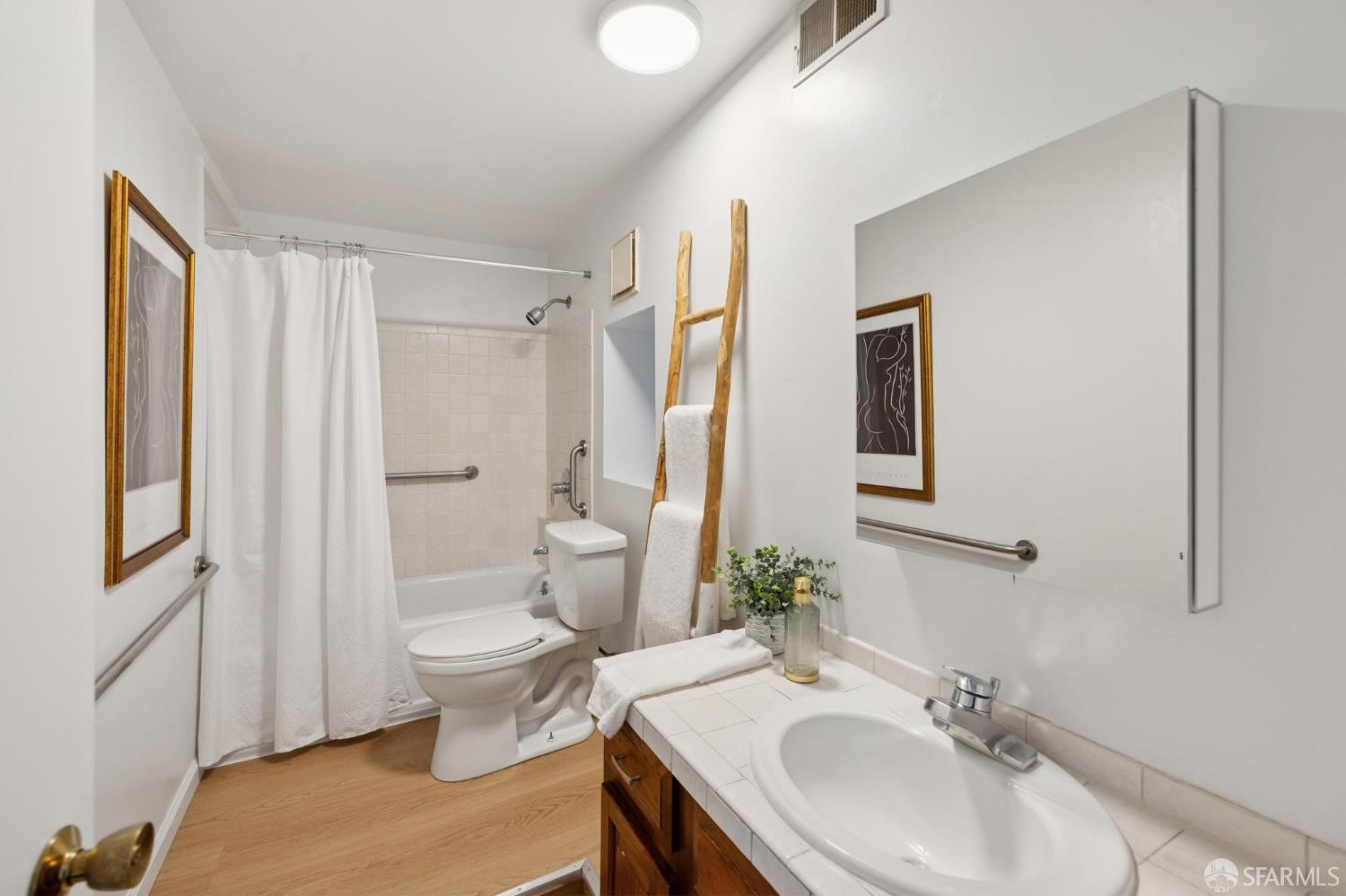 Photo #44: 426095545 Listing: Photo #44