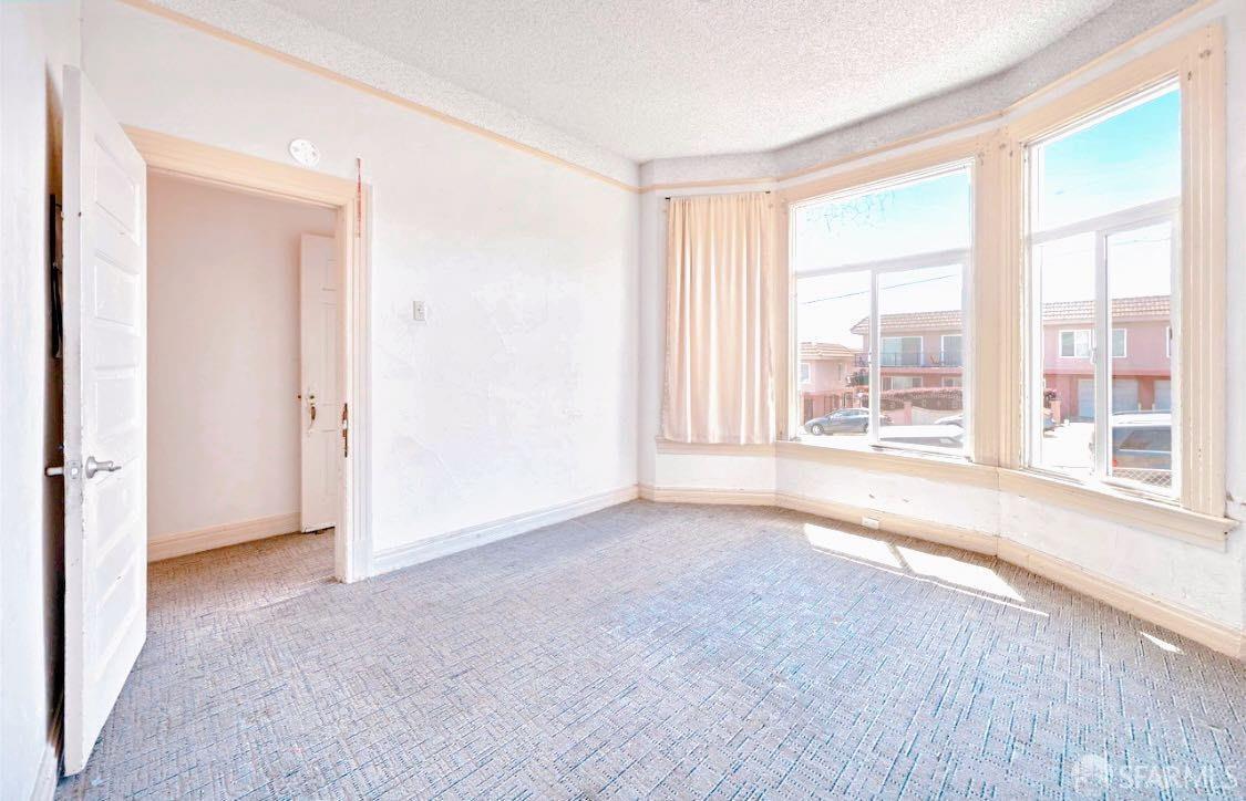 Detail Gallery Image 4 of 32 For 322 Commercial Ave, South San Francisco,  CA 94080 - – Beds | – Baths