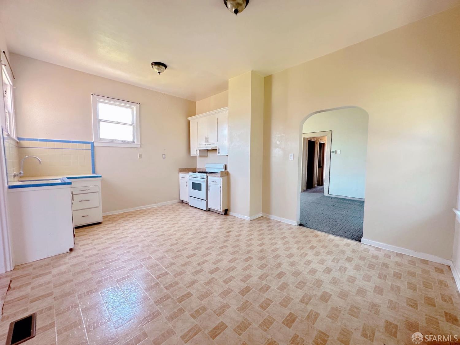 Detail Gallery Image 18 of 32 For 322 Commercial Ave, South San Francisco,  CA 94080 - – Beds | – Baths