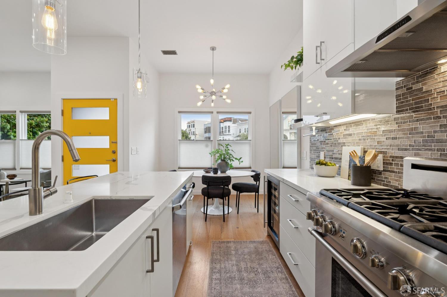 Detail Gallery Image 11 of 45 For 679 San Jose Ave, San Francisco,  CA 94110 - 4 Beds | 3 Baths