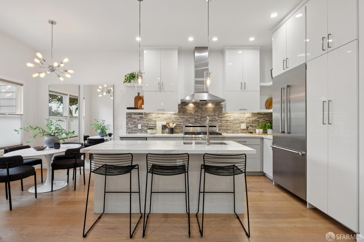 Detail Gallery Image 7 of 45 For 679 San Jose Ave, San Francisco,  CA 94110 - 4 Beds | 3 Baths