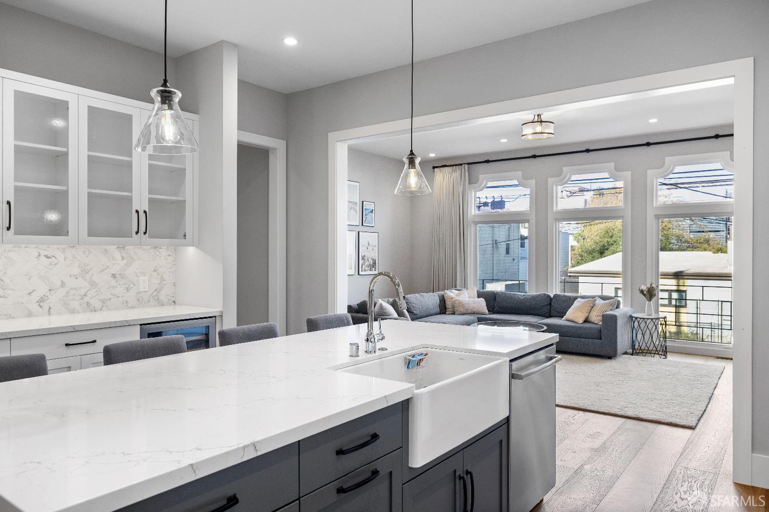 Detail Gallery Image 4 of 27 For 2155 Greenwich St, San Francisco,  CA 94123 - 3 Beds | 3 Baths