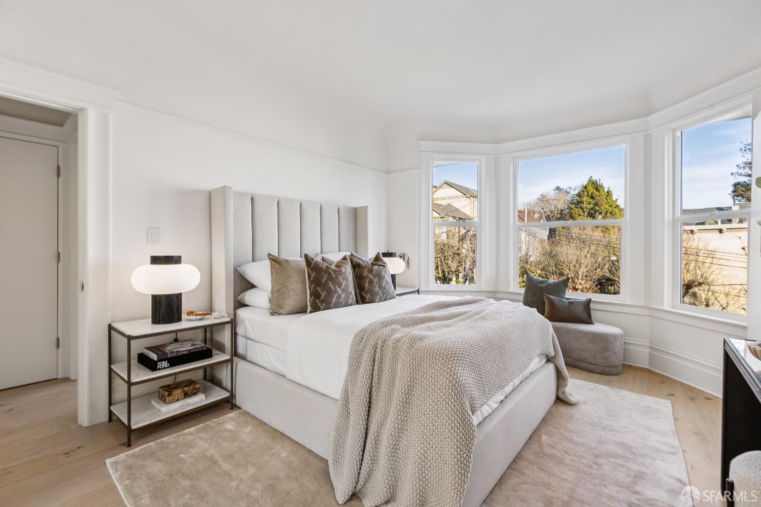 Detail Gallery Image 14 of 22 For 976 Noe St, San Francisco,  CA 94114 - 3 Beds | 1/1 Baths