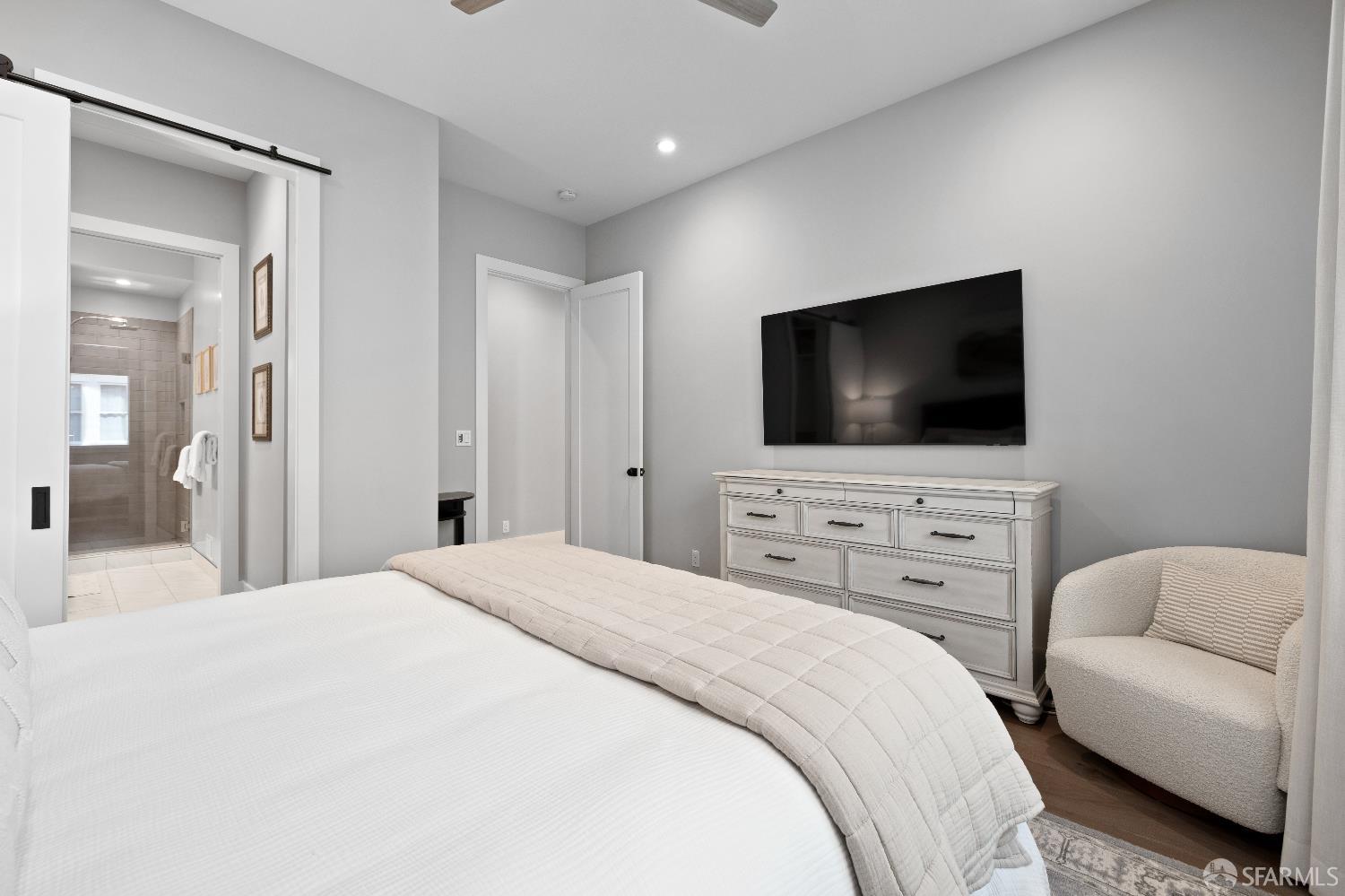 Detail Gallery Image 14 of 27 For 2155 Greenwich St, San Francisco,  CA 94123 - 3 Beds | 3 Baths