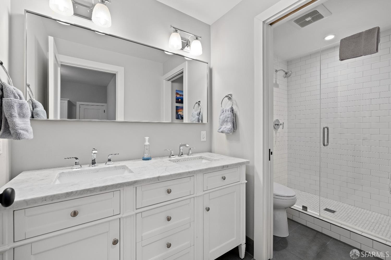 Detail Gallery Image 20 of 27 For 2155 Greenwich St, San Francisco,  CA 94123 - 3 Beds | 3 Baths