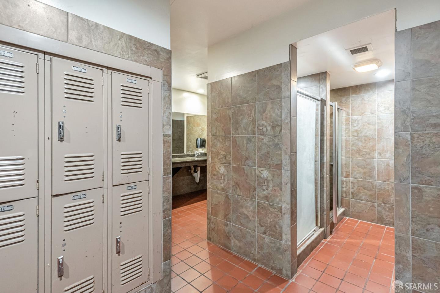 Detail Gallery Image 32 of 41 For 1208 Admiralty Ln, Foster City,  CA 94404 - 3 Beds | 2/1 Baths