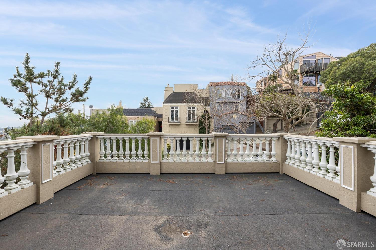 Detail Gallery Image 3 of 49 For 3622 21st St, San Francisco,  CA 94114 - 2 Beds | 2 Baths