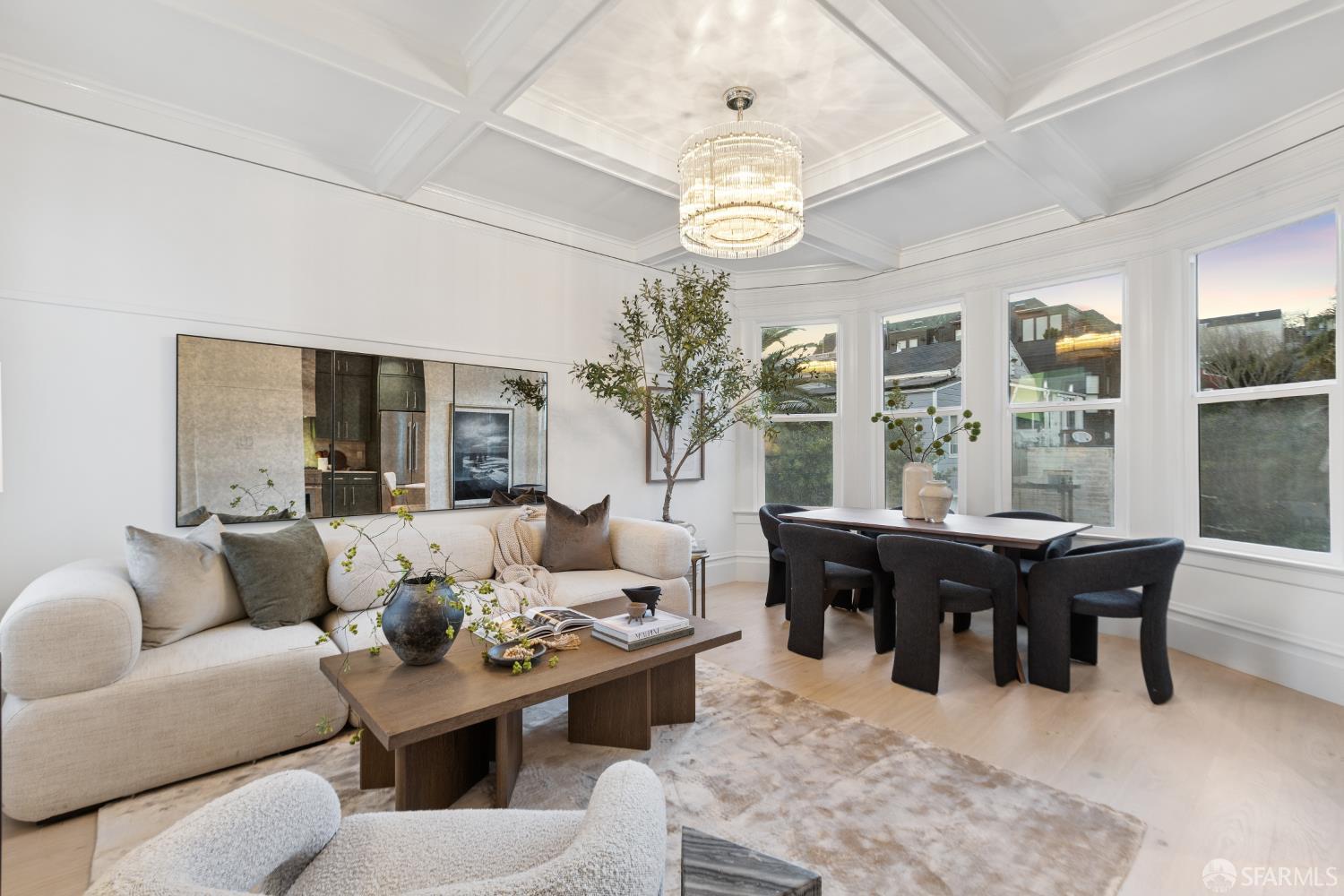 Detail Gallery Image 3 of 22 For 976 Noe St, San Francisco,  CA 94114 - 3 Beds | 1/1 Baths