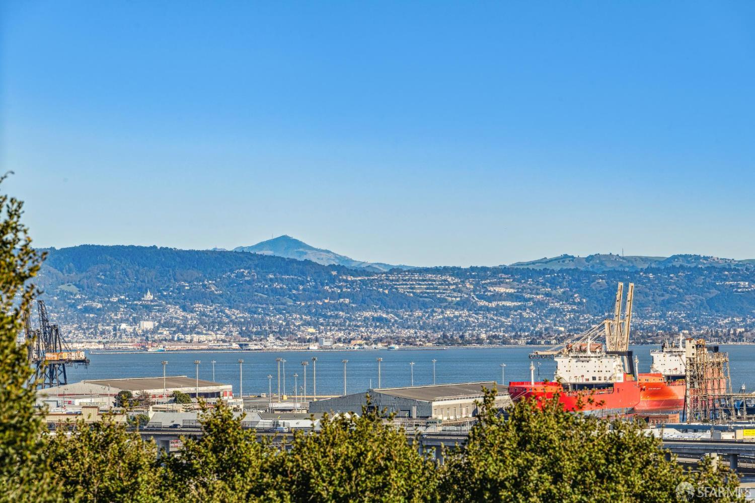 Detail Gallery Image 18 of 61 For 510 Franconia St, San Francisco,  CA 94110 - 3 Beds | 2/1 Baths