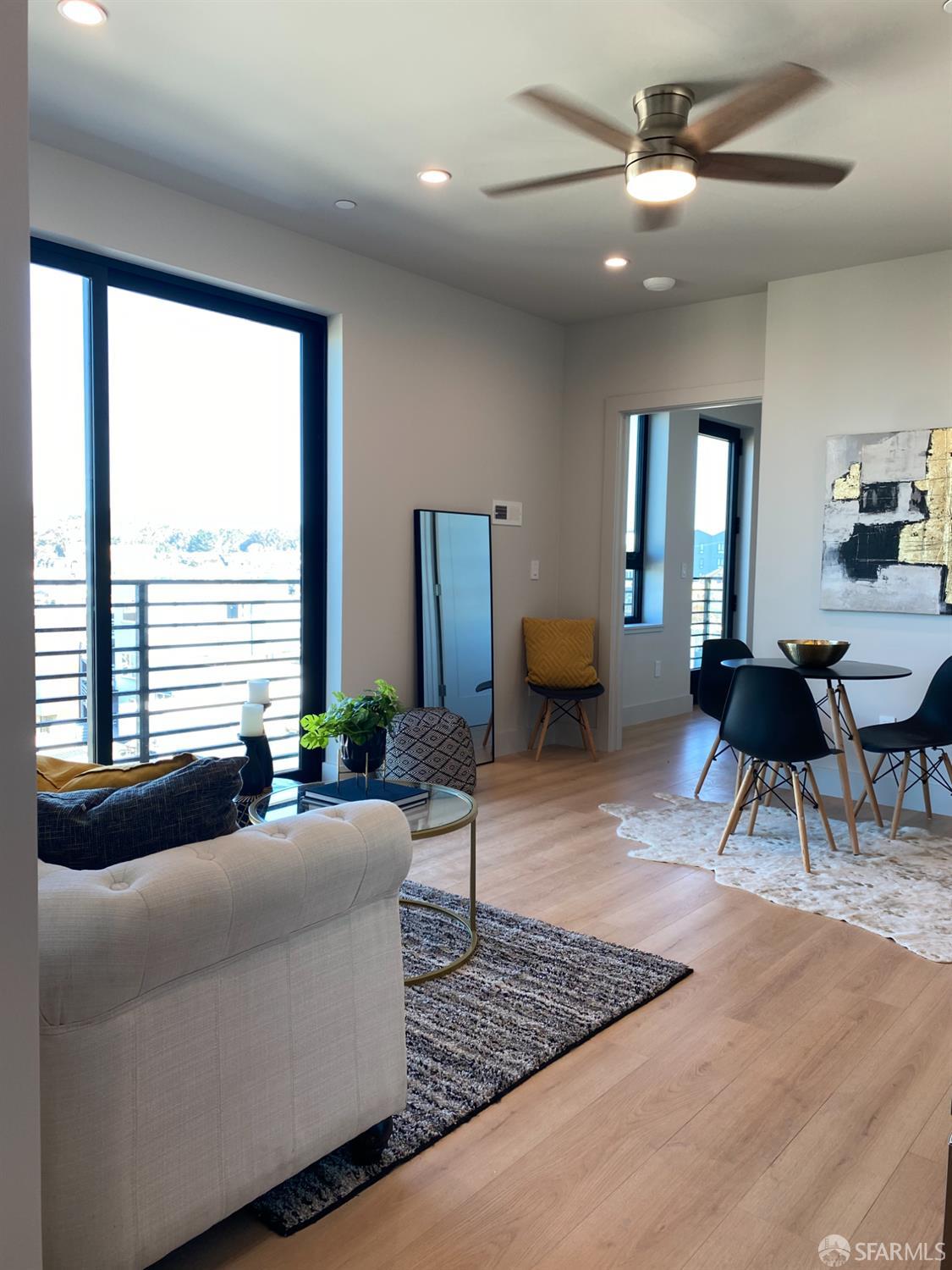 3945 Judah Street # 504