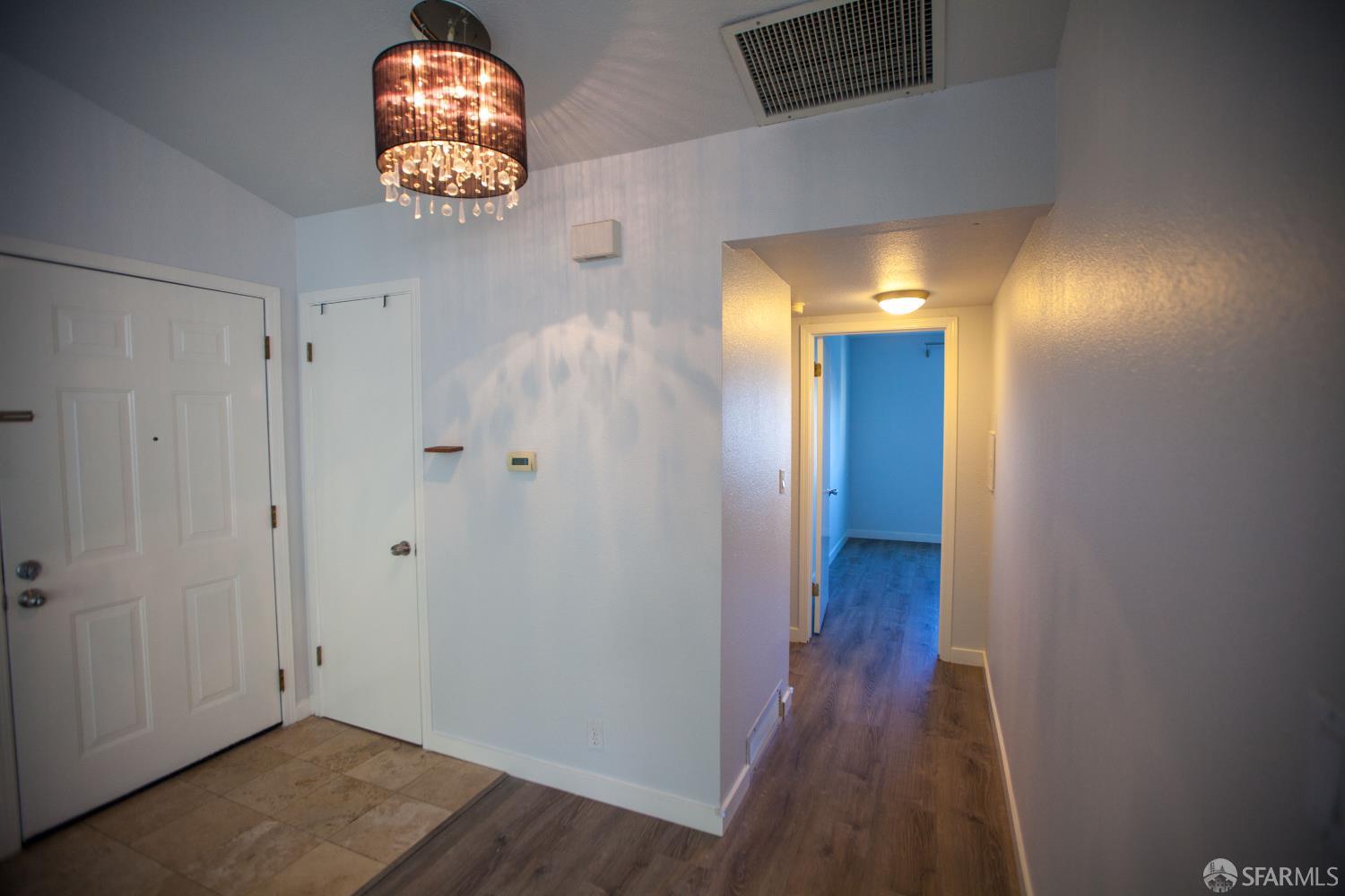Detail Gallery Image 7 of 16 For 1010 San Antonio Cir #324,  Daly City,  CA 94014 - 1 Beds | 1 Baths