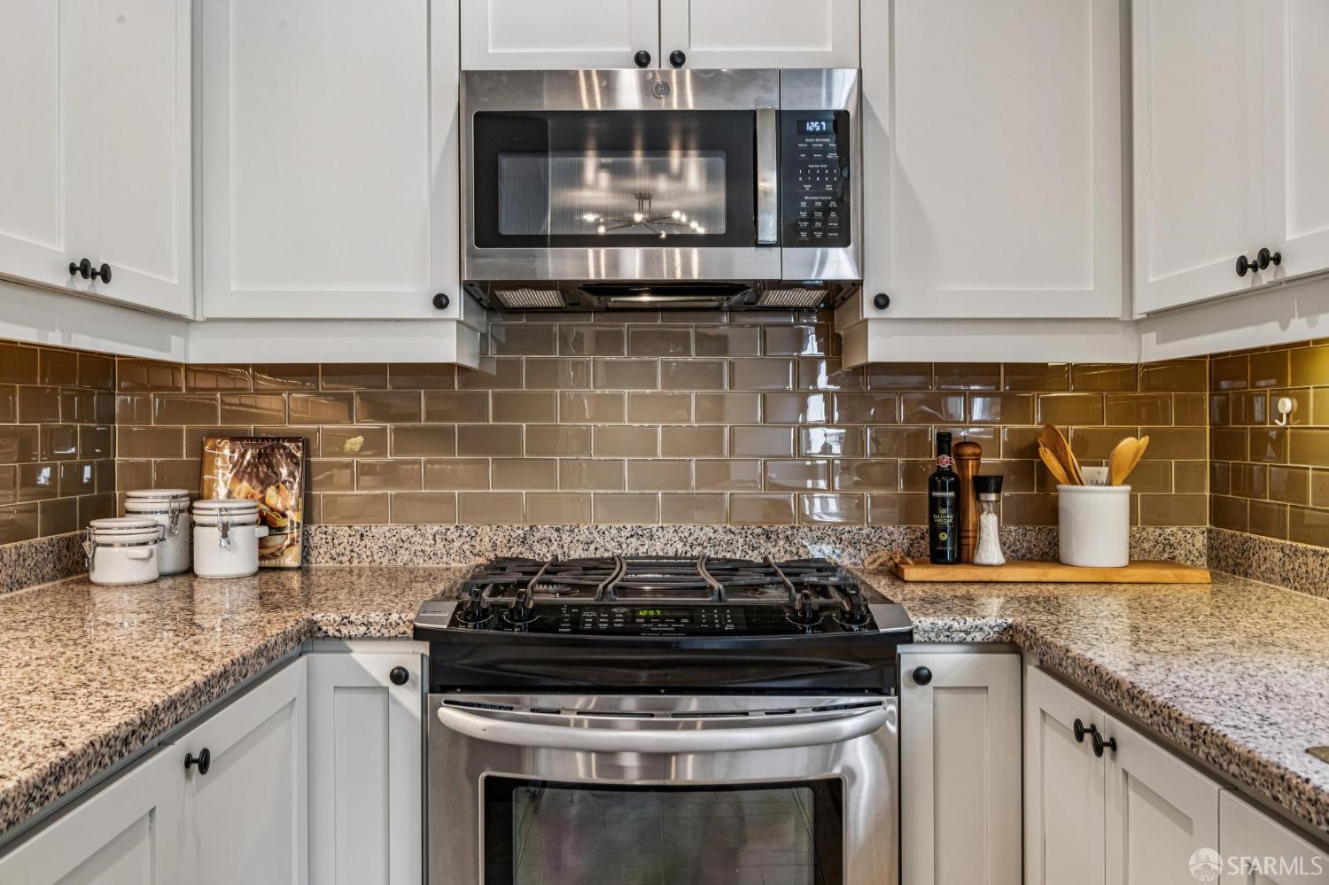 Detail Gallery Image 24 of 61 For 510 Franconia St, San Francisco,  CA 94110 - 3 Beds | 2/1 Baths