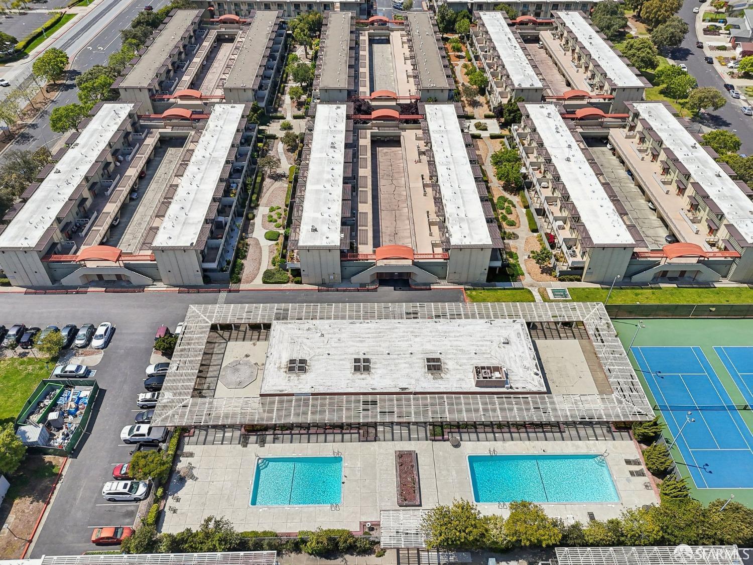 Detail Gallery Image 29 of 41 For 1208 Admiralty Ln, Foster City,  CA 94404 - 3 Beds | 2/1 Baths