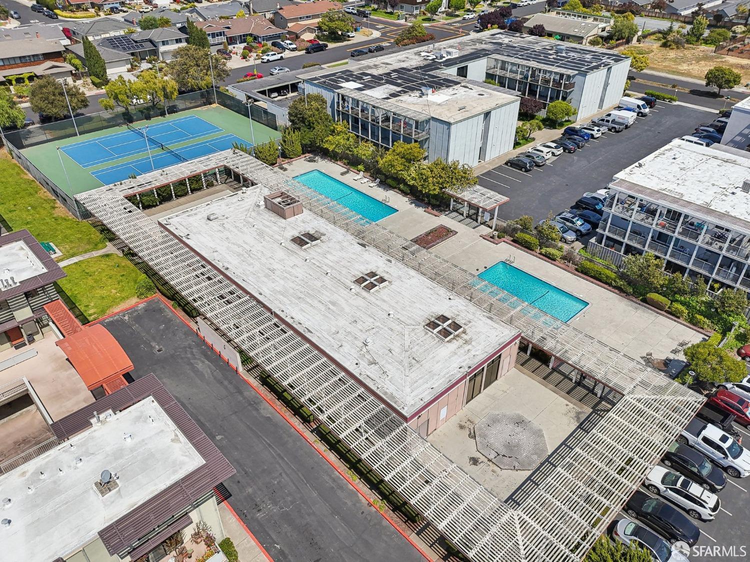 Detail Gallery Image 34 of 41 For 1208 Admiralty Ln, Foster City,  CA 94404 - 3 Beds | 2/1 Baths