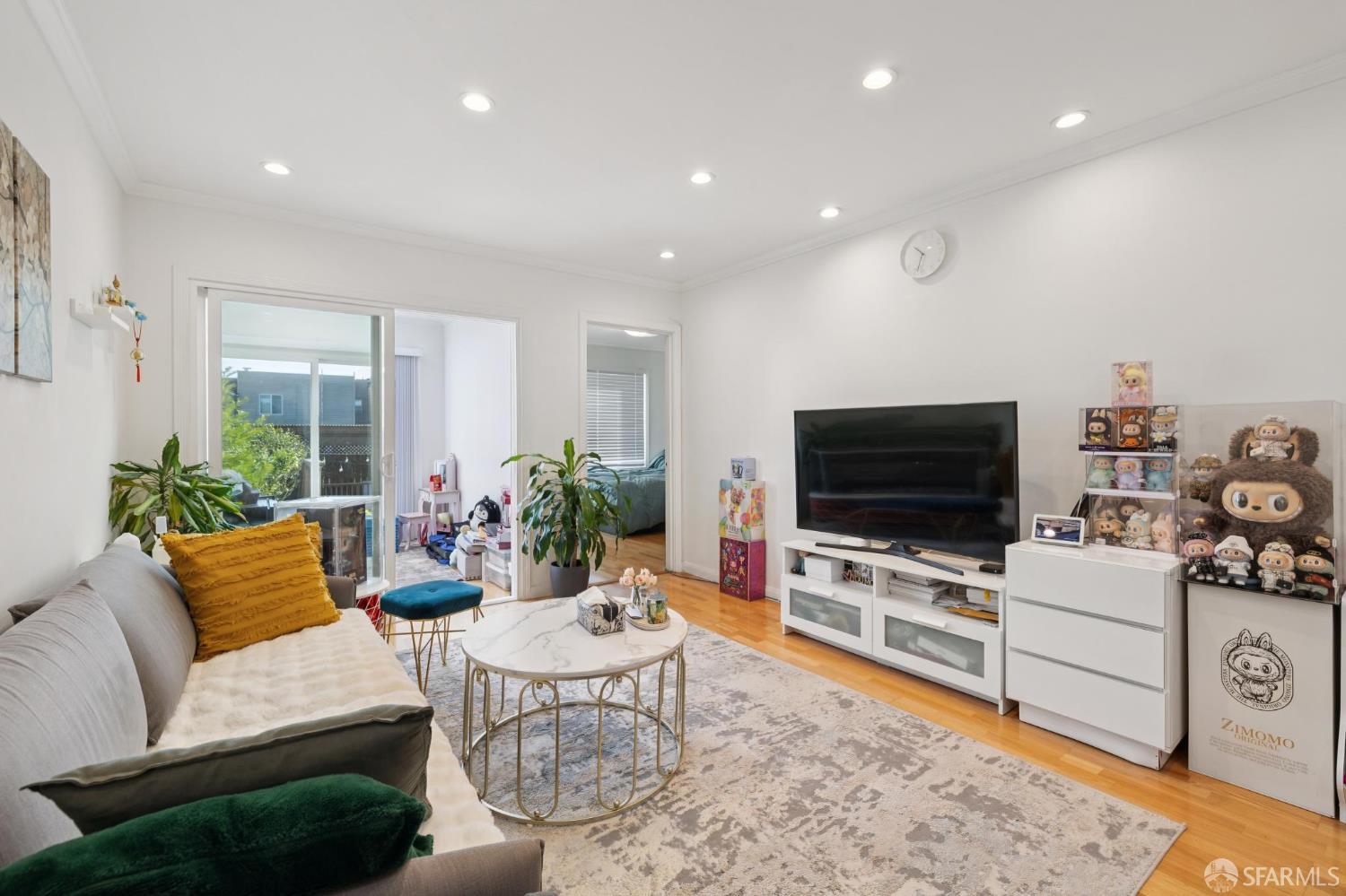 Detail Gallery Image 7 of 51 For 1226 44th Ave, San Francisco,  CA 94122 - 4 Beds | 3 Baths