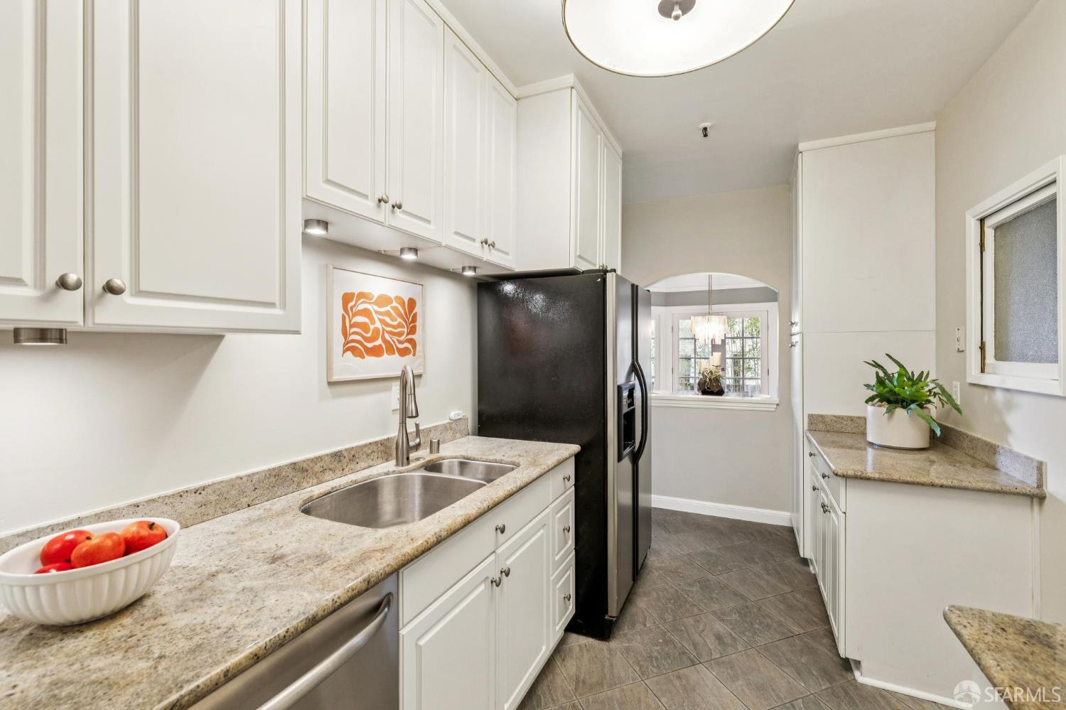 Detail Gallery Image 23 of 52 For 1869 California St #1,  San Francisco,  CA 94109 - 2 Beds | 2 Baths