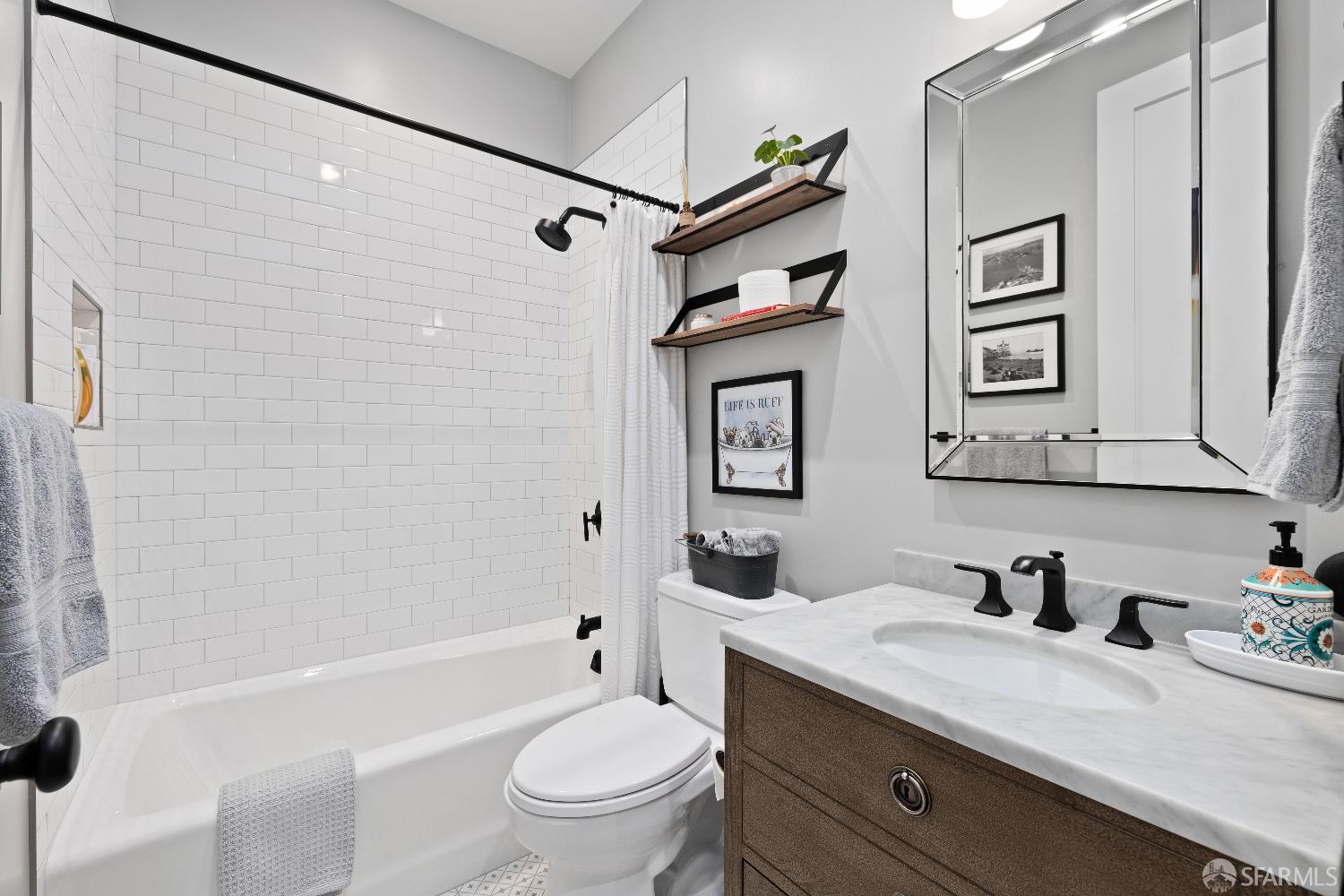 Detail Gallery Image 18 of 27 For 2155 Greenwich St, San Francisco,  CA 94123 - 3 Beds | 3 Baths