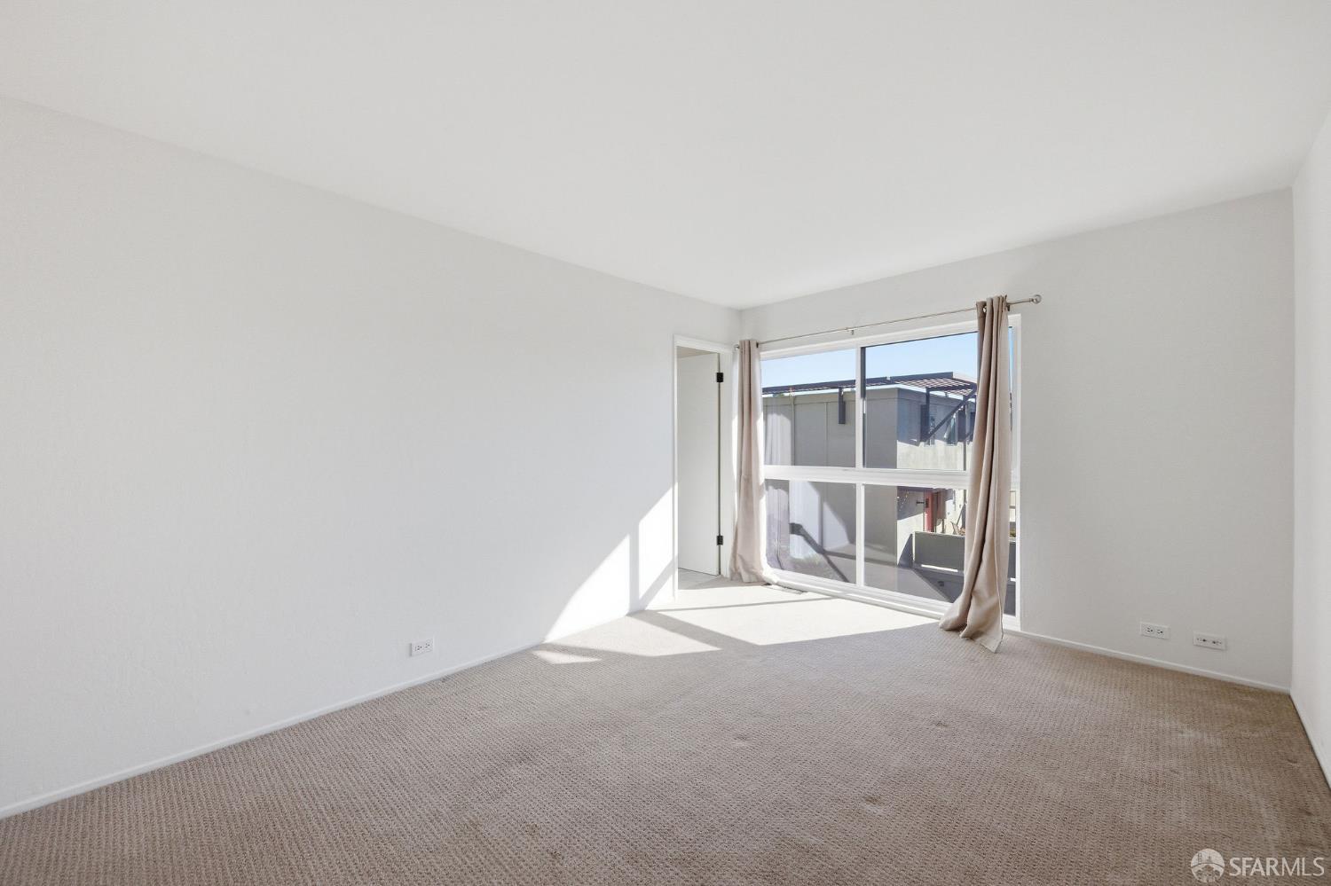 Detail Gallery Image 12 of 41 For 1208 Admiralty Ln, Foster City,  CA 94404 - 3 Beds | 2/1 Baths